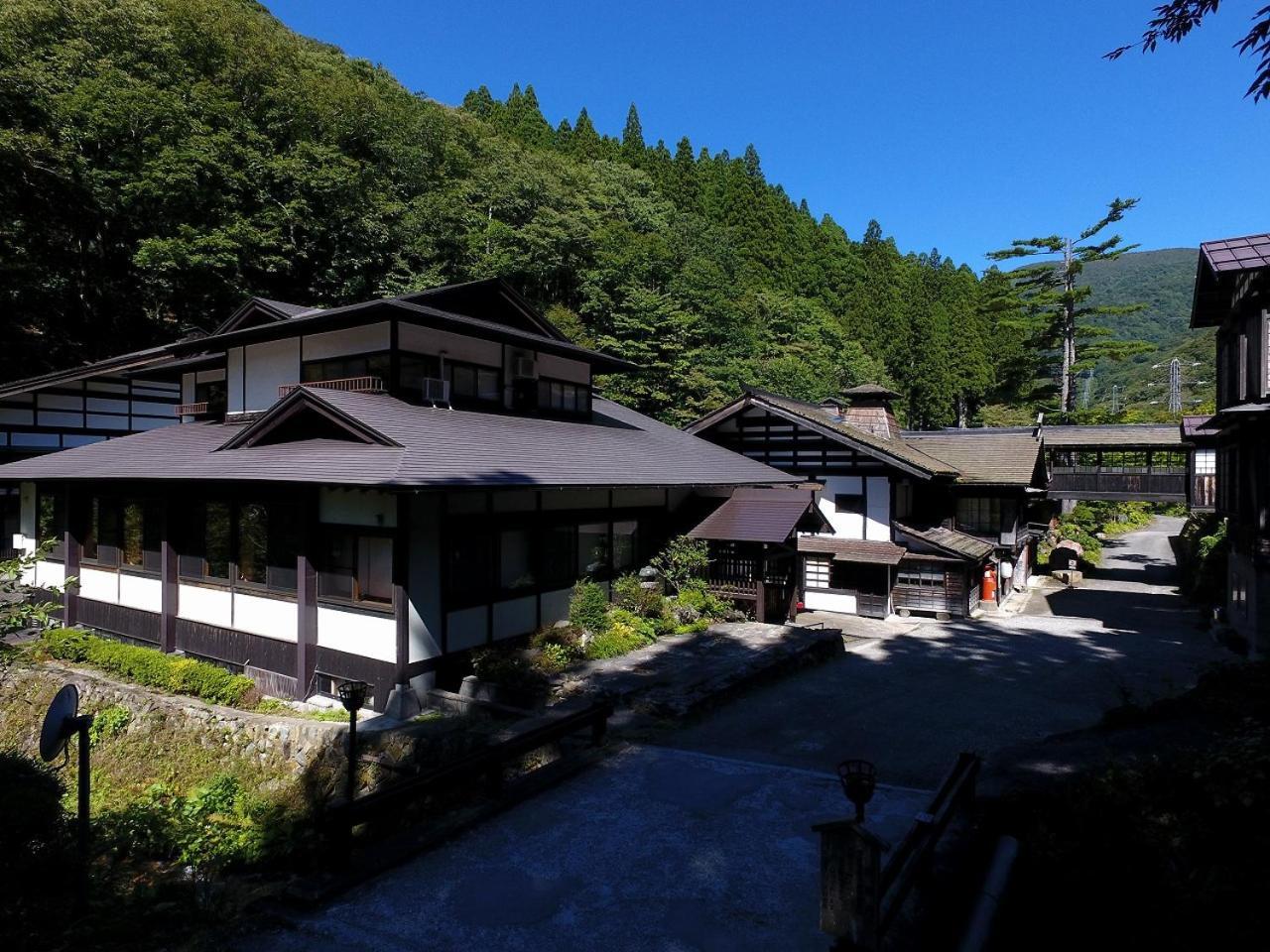 Houshi Onsen Chojukan Minakami Exterior photo